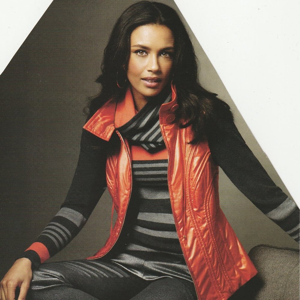 Per Se gray and orange sweater